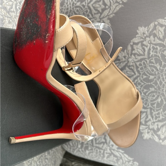 Christian Louboutin Authentic lightly worn. Upper like New size 40 such a steal - Picture 4 of 4